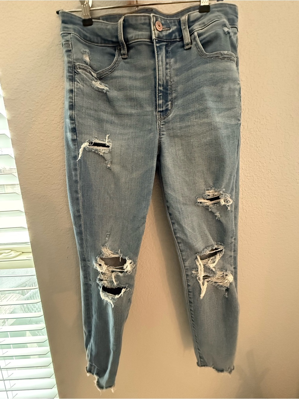 American Eagle Outfitters Light Blue Distressed Jeggings